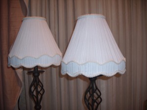 lampshade-pleated-white-mushroom-pleat